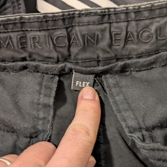 Women's Black American Eagle Cargo Pants Sz 30 - Picture 8 of 9